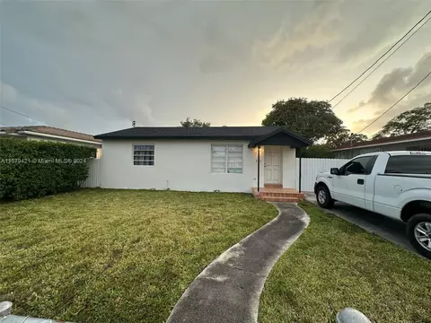 240 NW 32nd Pl, Miami, FL 33125