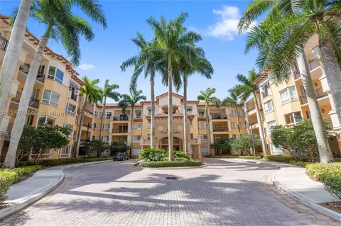 16100 Emerald Estates Dr #483, Weston, FL 33331