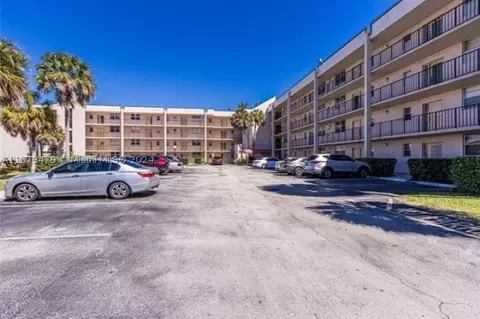 2541 Aragon Blvd #302, Sunrise, FL 33322