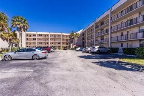 2541 Aragon Blvd #302, Sunrise, FL 33322