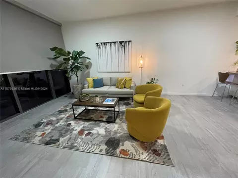 1000 Brickell Plz #1811, Miami, FL 33131