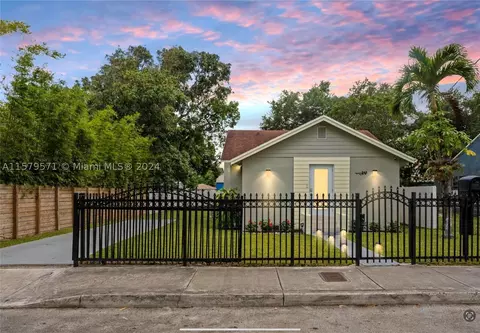 340 NW 43rd St, Miami, FL 33127