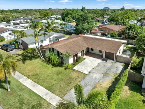 9844 SW 195th St, Cutler Bay, FL 33157