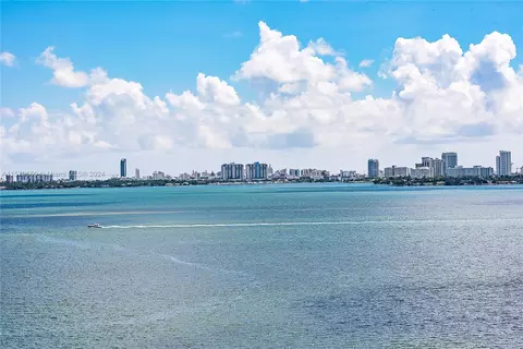 650 NE 32nd St #1106, Miami, FL 33137
