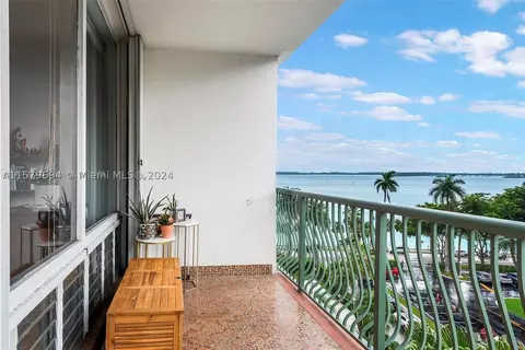 1408 Brickell Bay Dr #704, Miami, FL 33131