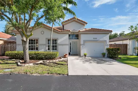 9008 SW 214th St, Cutler Bay, FL 33189
