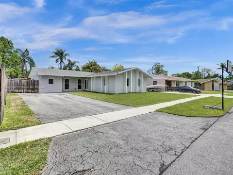 18615 SW 90th Ave, Cutler Bay, FL 33157
