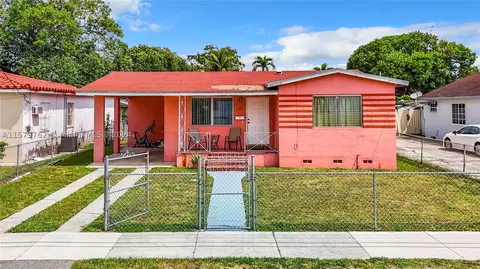 5549 SW 2nd St, Miami, FL 33134