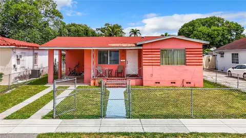 5549 SW 2nd St, Miami, FL 33134