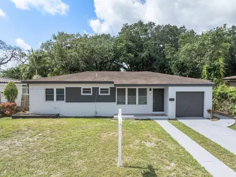 760 NE 145th St, North Miami, FL 33161