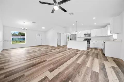 Living - 31 Pine Run Ter, Ocala, FL 34472 photo 2 of 3