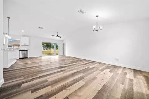 Living - 31 Pine Run Ter, Ocala, FL 34472 photo 1 of 3
