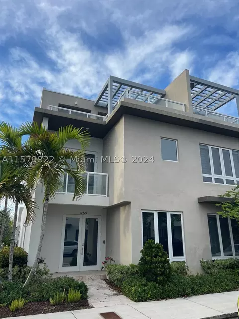 10429 NW 63rd Ter, Doral, FL 33178