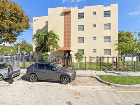677 SW 9th Ave #304, Miami, FL 33130