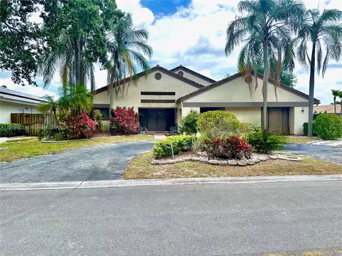 5615 NW 64th Ln, Coral Springs, FL 33067