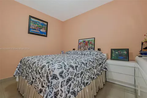 Bedroom - 950 W 37th St, Hialeah, FL 33012 photo 1 of 7