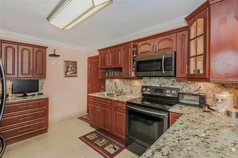 Kitchen - 950 W 37th St, Hialeah, FL 33012 photo 2 of 4