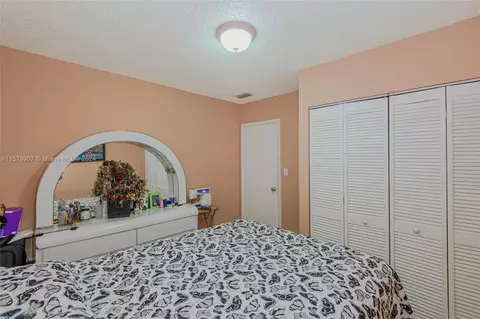 Bedroom - 950 W 37th St, Hialeah, FL 33012 photo 2 of 7