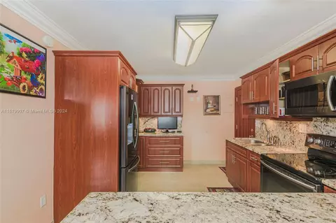 Kitchen - 950 W 37th St, Hialeah, FL 33012 photo 1 of 4