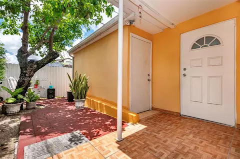 Exterior - 950 W 37th St, Hialeah, FL 33012 photo 3 of 3