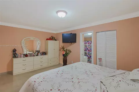 Bedroom - 950 W 37th St, Hialeah, FL 33012 photo 5 of 7