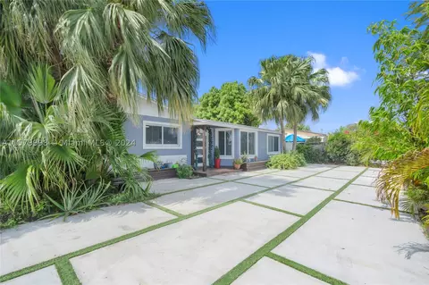 10320 SW 40th Ter, Miami, FL 33165