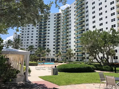 3000 S Ocean Dr #1220, Hollywood, FL 33019