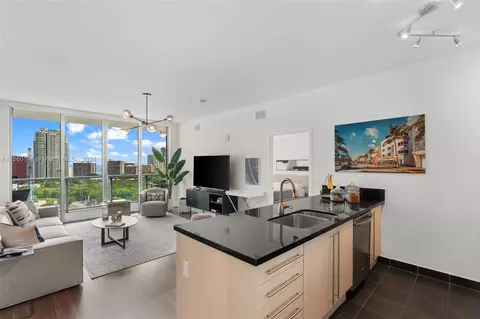 79 SW 12th St #2204-S, Miami, FL 33130