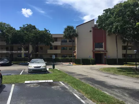 3252 Foxcroft Rd #208, Miramar, FL 33025