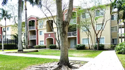 7085 Nova Dr #313, Davie, FL 33317