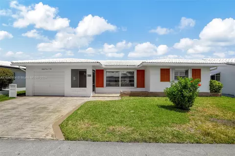 8305 NW 59th Pl, Tamarac, FL 33321