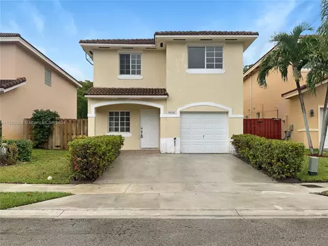 8950 SW 215th Ln, Cutler Bay, FL 33189