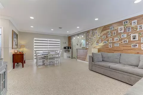 4660 W 8th Ct, Hialeah, FL 33012 photo 7
