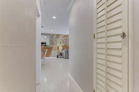 4660 W 8th Ct, Hialeah, FL 33012 photo 32