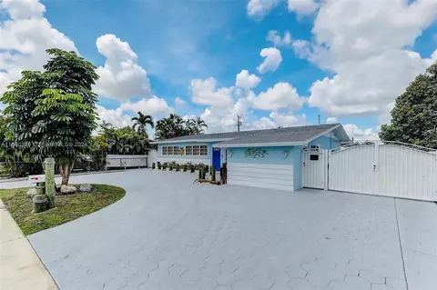 4660 W 8th Ct, Hialeah, FL 33012 photo 3