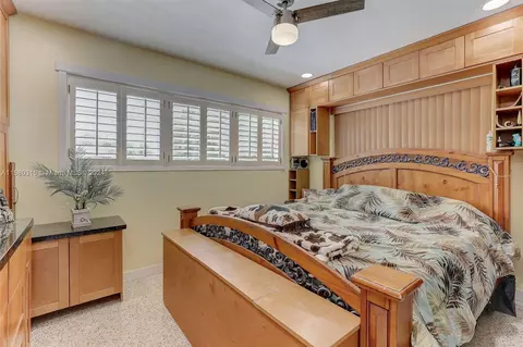 4660 W 8th Ct, Hialeah, FL 33012 photo 33