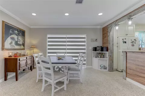 4660 W 8th Ct, Hialeah, FL 33012 photo 9