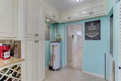 4660 W 8th Ct, Hialeah, FL 33012 photo 20