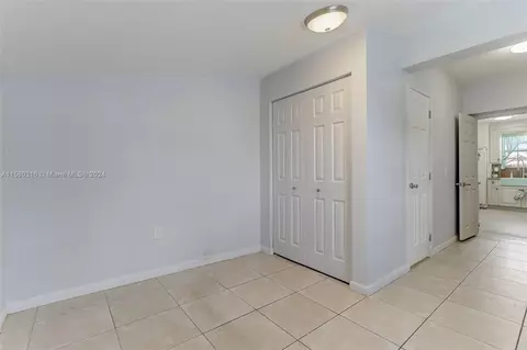 4660 W 8th Ct, Hialeah, FL 33012 photo 23