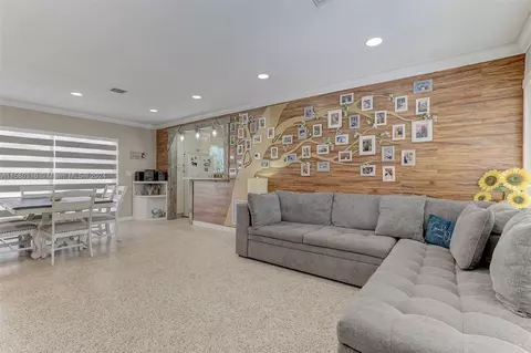 4660 W 8th Ct, Hialeah, FL 33012 photo 6