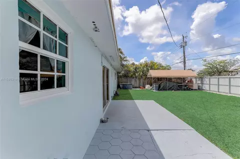 4660 W 8th Ct, Hialeah, FL 33012 photo 42