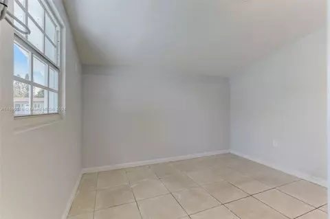 4660 W 8th Ct, Hialeah, FL 33012 photo 22