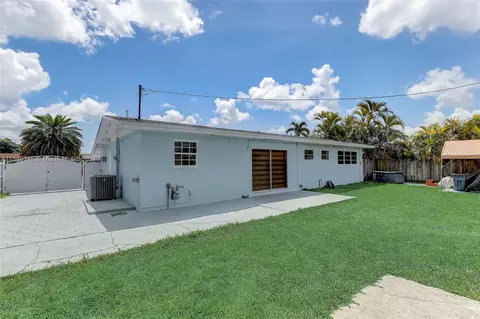 4660 W 8th Ct, Hialeah, FL 33012 photo 43