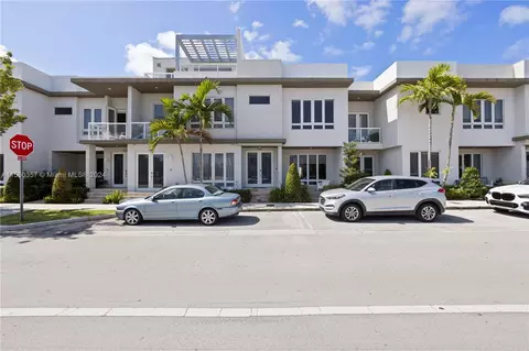 10416 NW 66th St, Doral, FL 33178