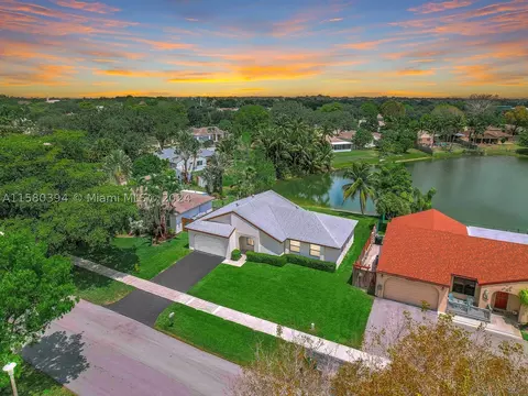 11709 SW 51st Ct, Cooper City, FL 33330
