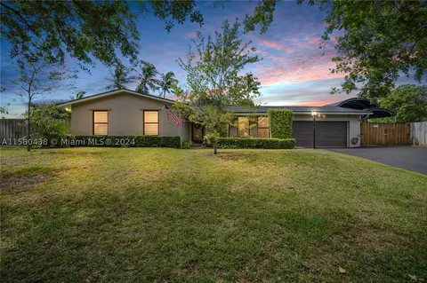 8920 SW 172nd Ter, Palmetto Bay, FL 33157