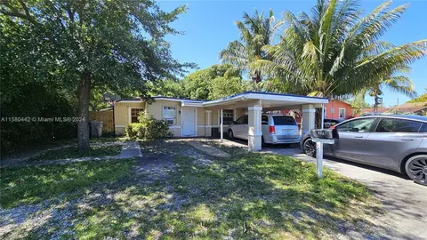 2114 NW 5th St, Pompano Beach, FL 33069