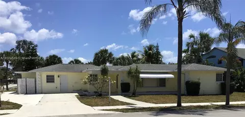 2412 N Lakeside Dr, Lake Worth, FL 33460