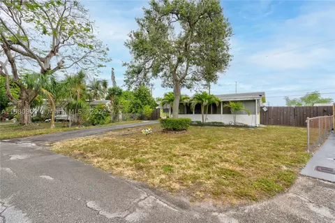 613 S 61st Ave, Hollywood, FL 33023