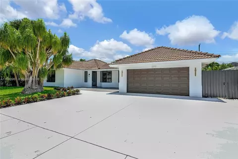2132 NE 68th St, Fort Lauderdale, FL 33308